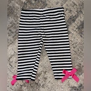 Rare Editions Striped Black and White Leggings with Pink Bows size 6-9 months